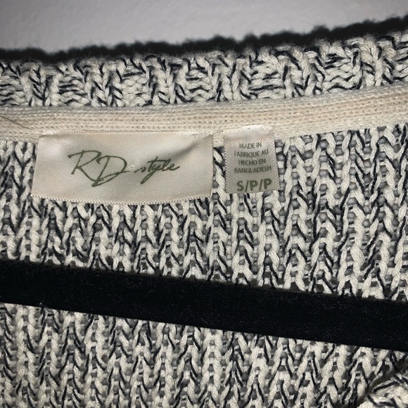 RD Style sweater - Picture 2 of 2